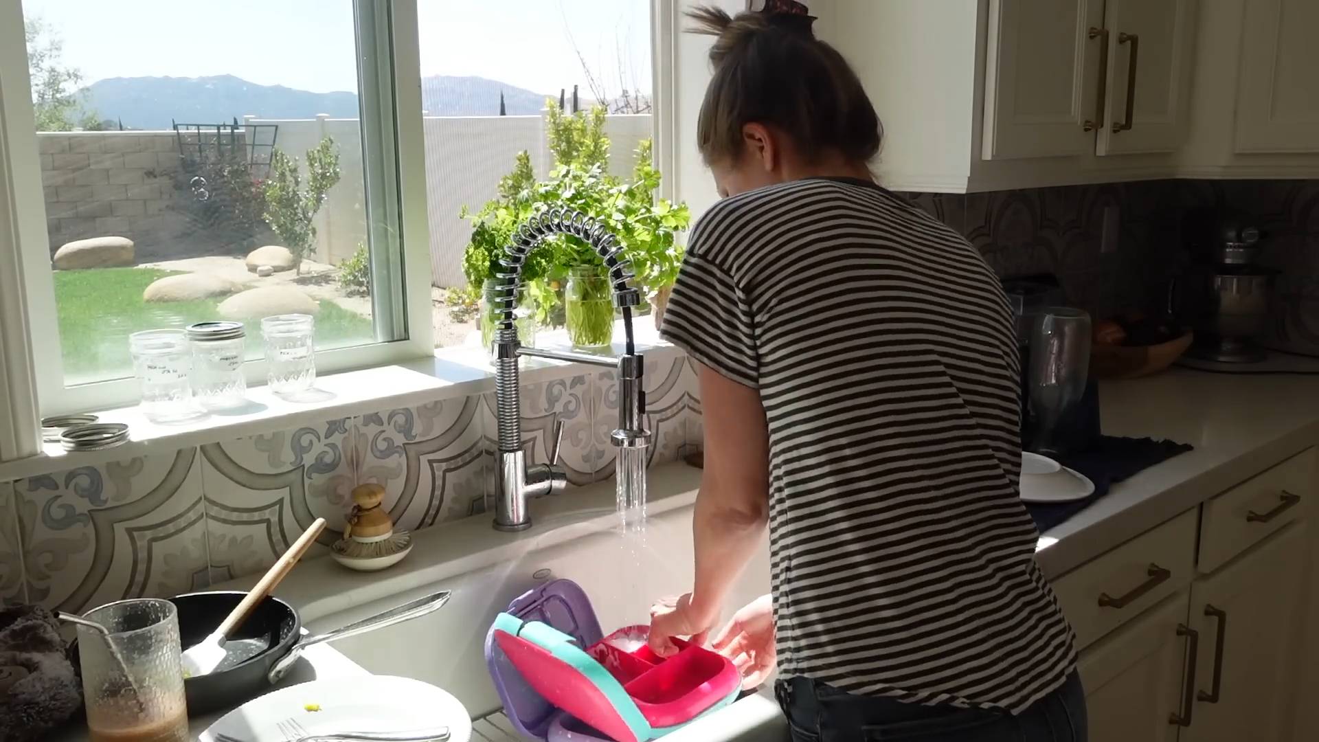 Mom hacks clean house kids