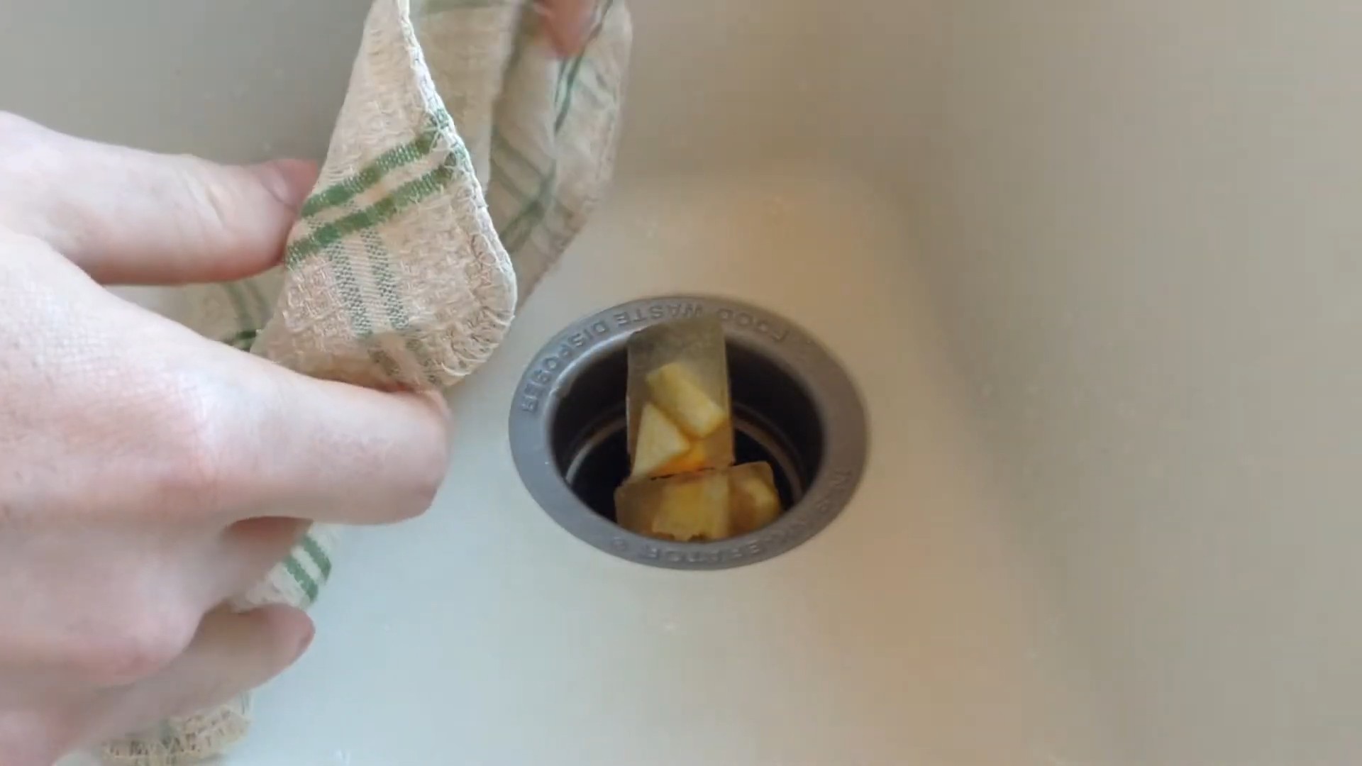 Garbage disposal cleaning tips