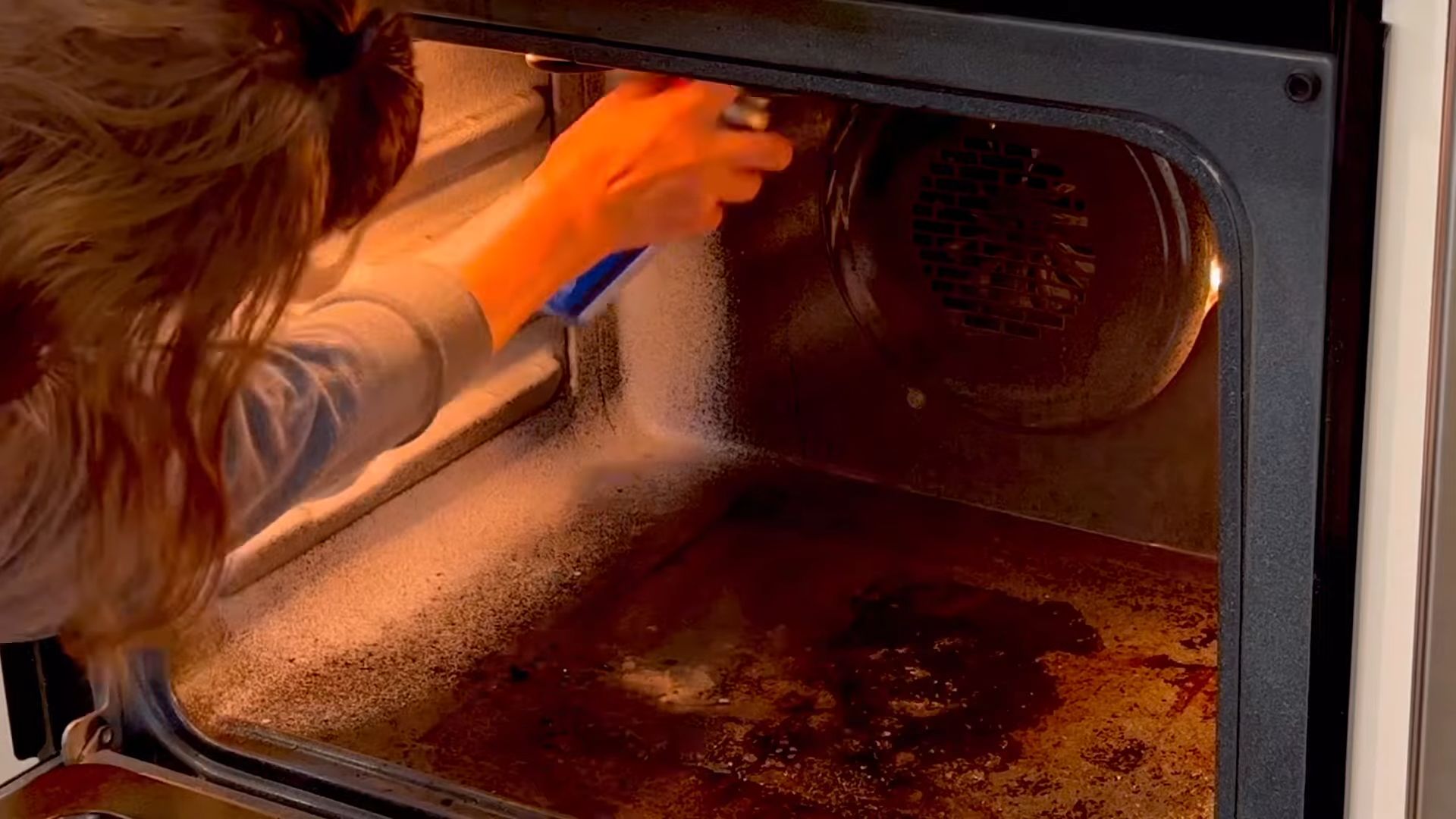 Easy way to clean oven